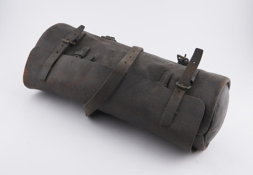 Blacksmith?s carrying bag, cylindrical, made of leather