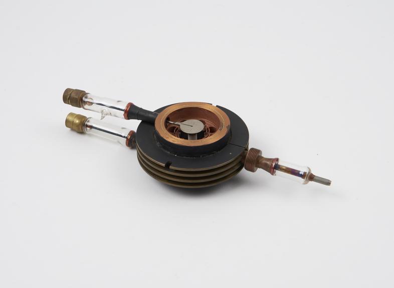 Cavity magnetron, type CV64