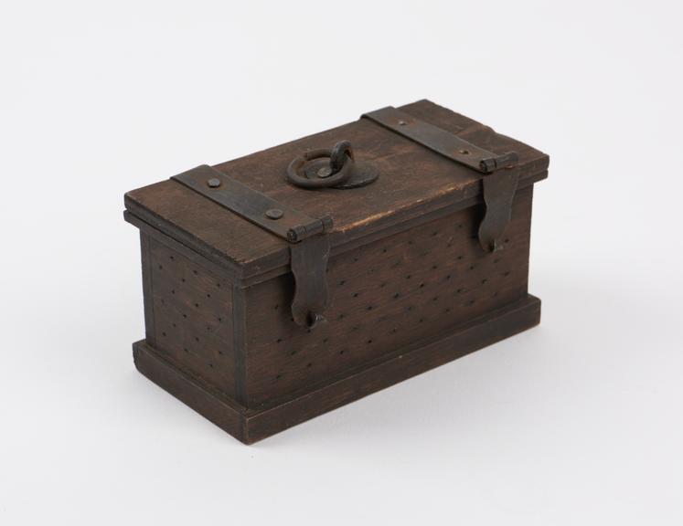 Model of wooden chest, used in Italy