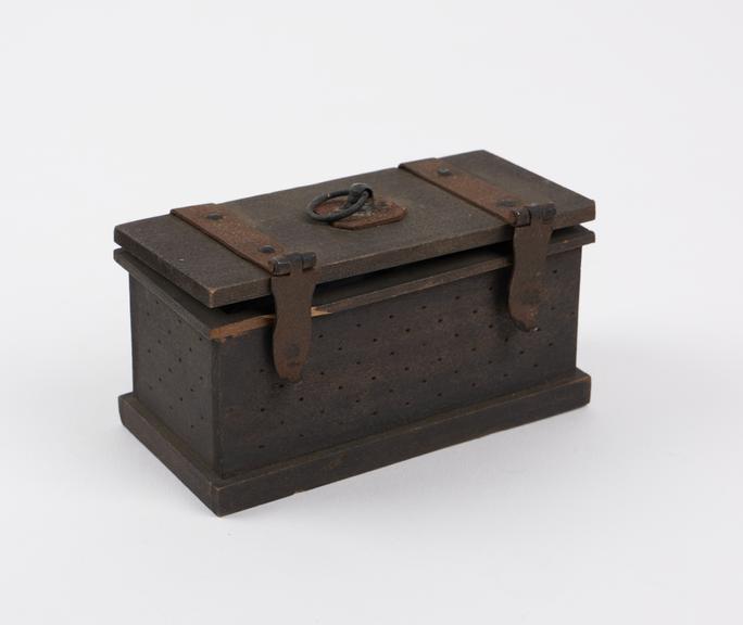 Model of wooden chest, used in Italy