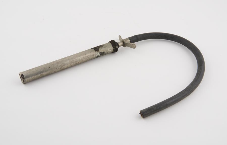 Tyre pump from Kimberley-Daimler, 1942-64 pt.1