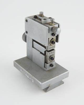 Adapter for screw thread measurement, for Sigma Instruments thickness gauge