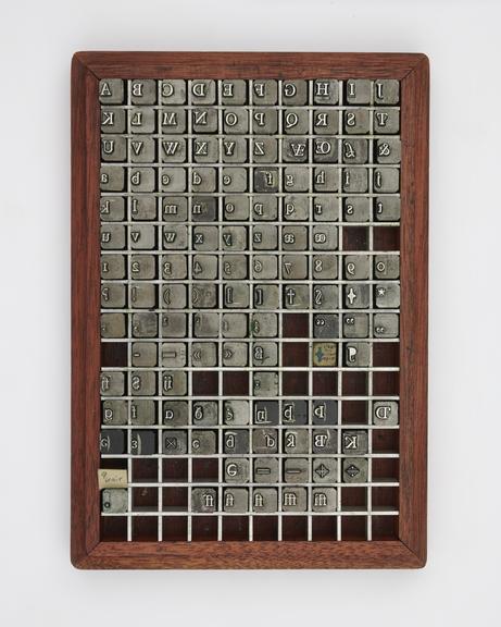 0.4 inch composition punches for Plantin (typeface series
