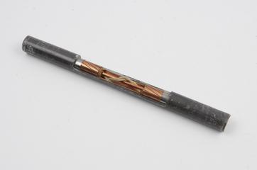 Baseboard for specimen of single-core high frequency cable