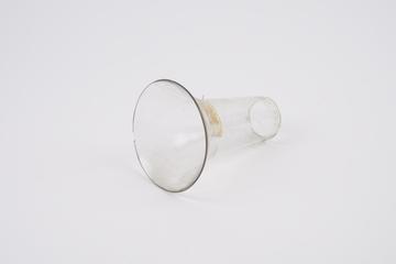 Glass beaker, flares to the rim