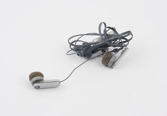 Headphones for Motorola A925 mobile telephone, 2003-2004