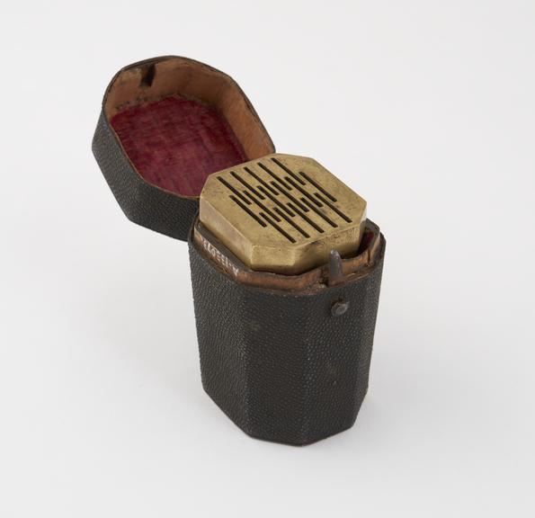 Brass scarificator with 16 lancets, in case