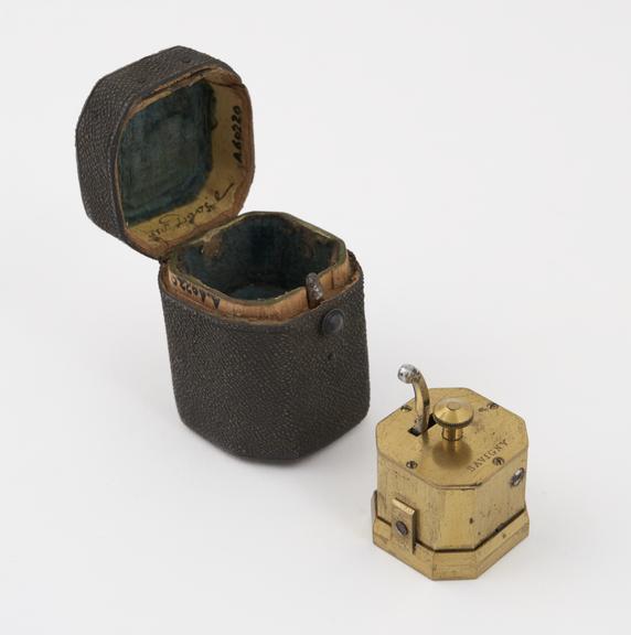 Brass scarificator, with 4 lancets, for use on the temple