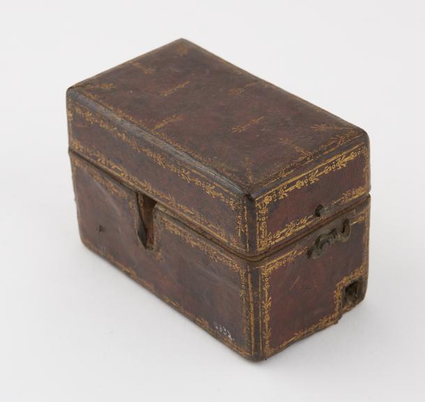 Leather case for scarificator, European, 18th or 19th century