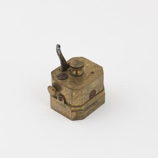 Automatic scarificator with one row of 4 blades