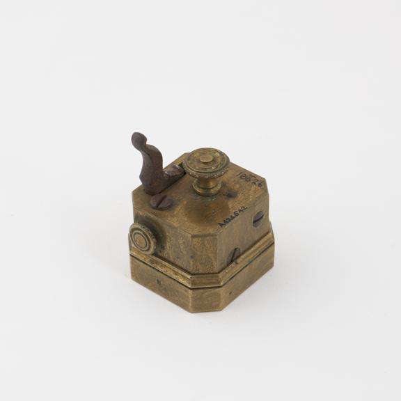 Scarificator with four lancets, made by Simpson, 55 Strand