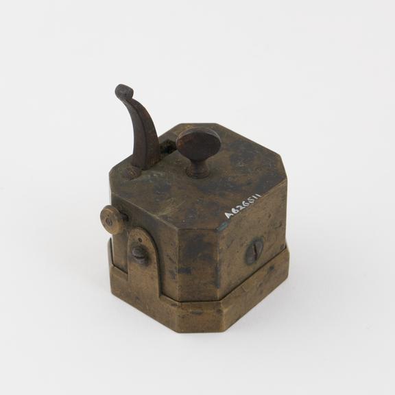 Scarificator with sixteen lancets, brass and steel, English