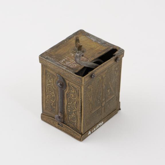 Scarificator with thirteen lancets, 17th or 18th century