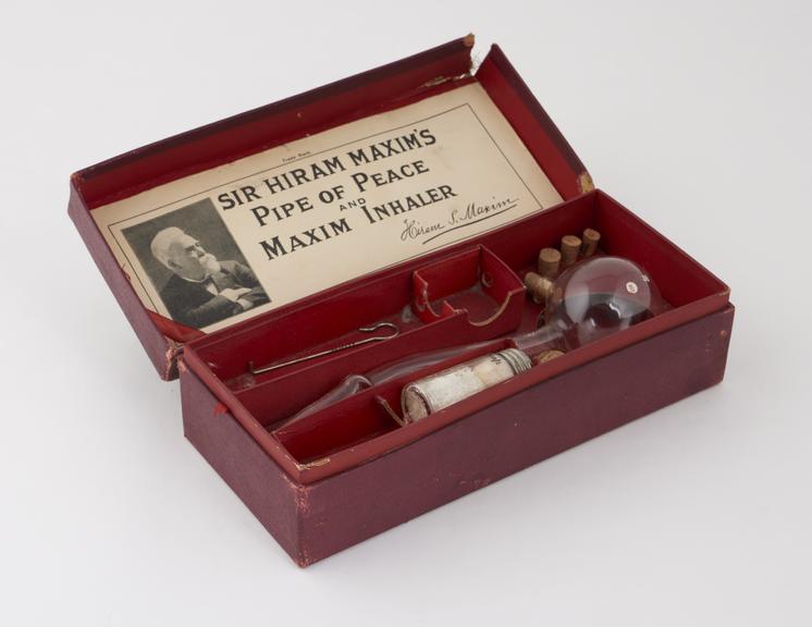 Maxim's 'Pipe of Peace' with accessories, in original carton