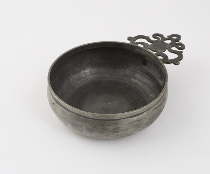 Pewter bleeding bowl, 18th or 19th century