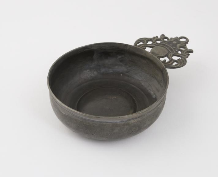 Pewter bleeding bowl, 18th or 19th century