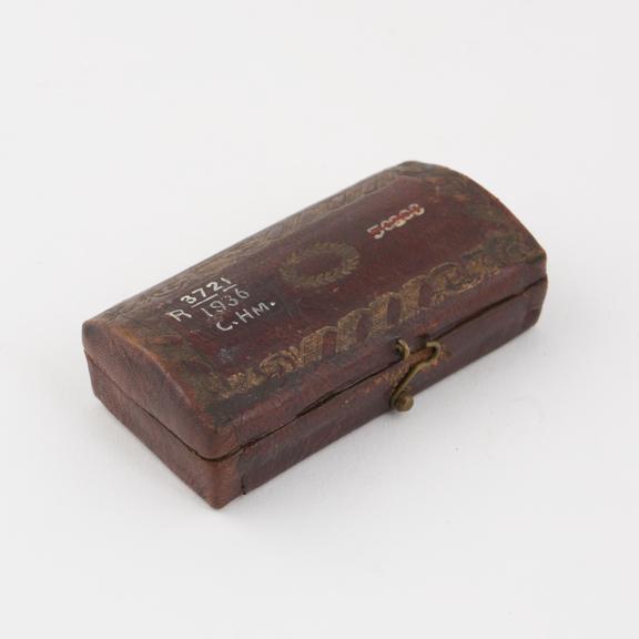 Leather covered case for automatic lancet, 18th-19th century