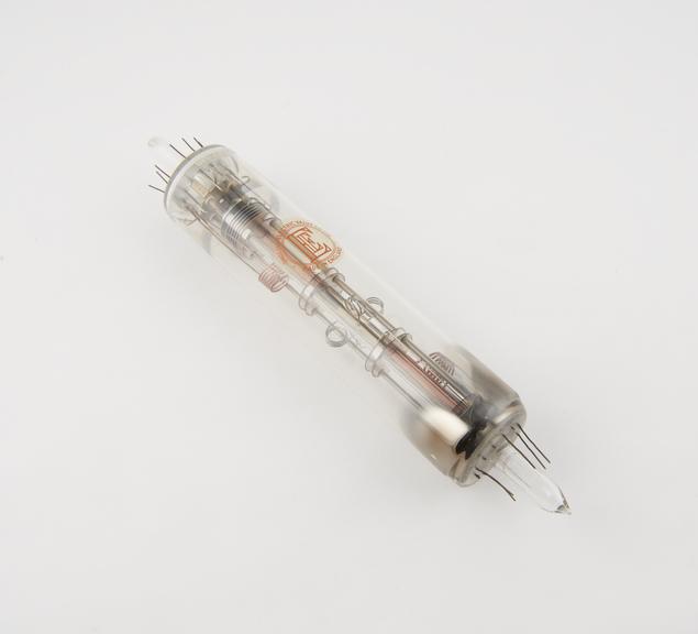 Parametric amplifier tube, type N 1037