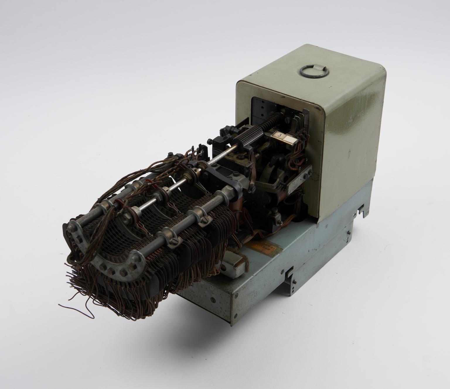 Pre-2000 type 6-bank 2-motion group selector switch