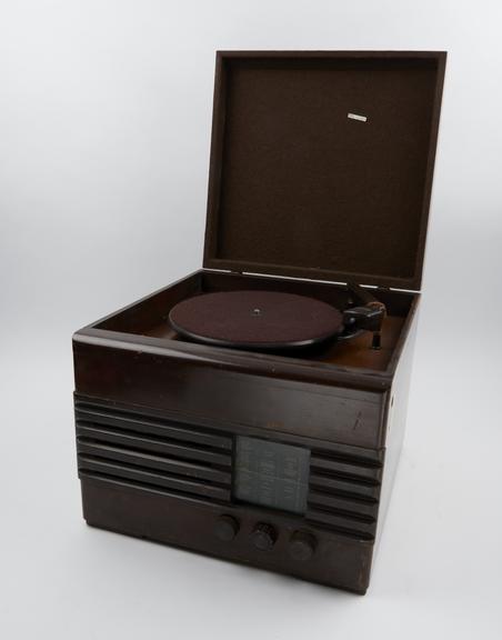 Pilot Major Maestro table radiogram, c. 1947