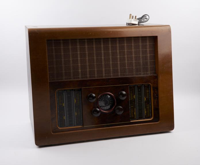 Bush EU4 radio, 1948, restored 1979