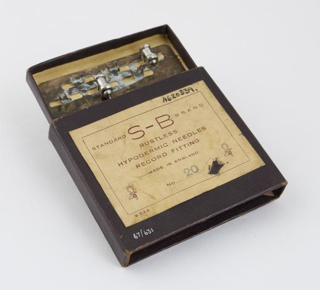 Two hypodermic needles, Record no.20, in box, English, 1925-1940