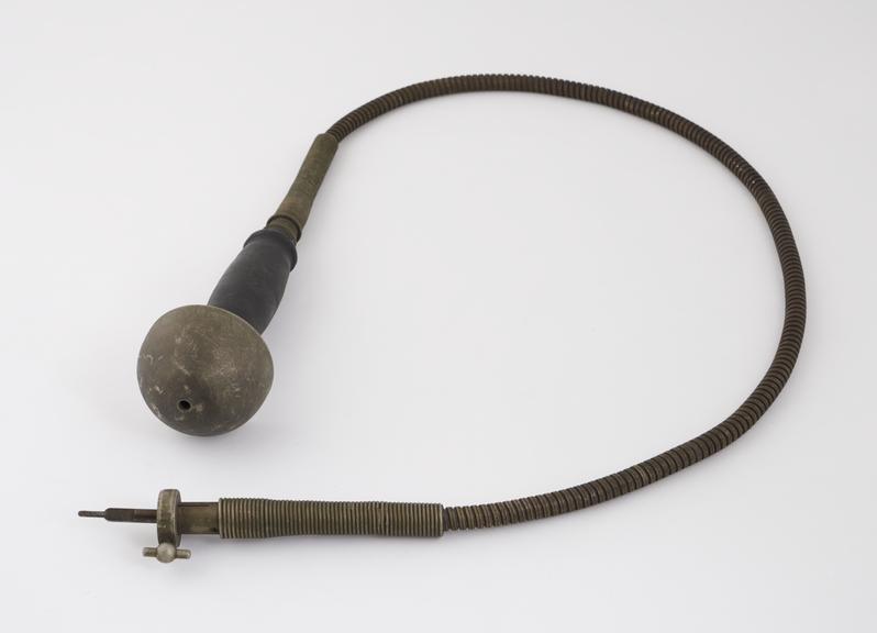 Vibrator with hemispherical head, European, 1900-1910