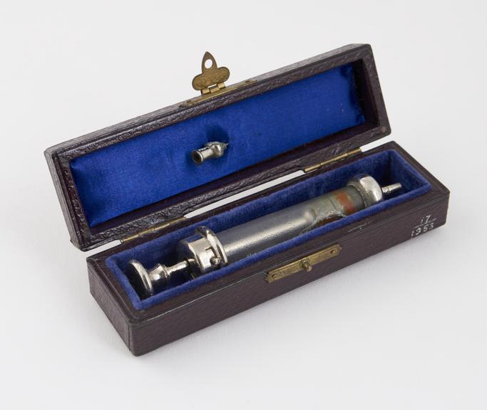 Hypodermic syringe, Record type, cased, by Record, Europe