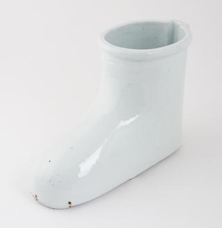 Foot shaped ionisation bath, part of Dr Riviere's therapeutic ionisation bath set