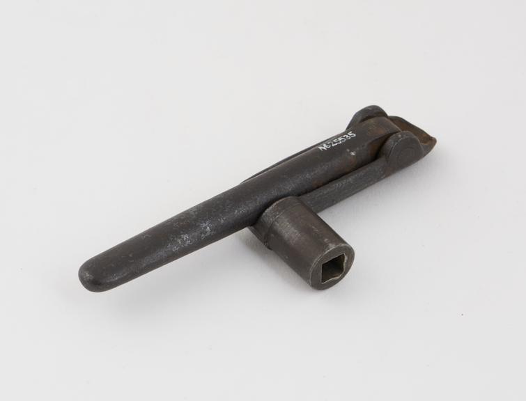 Folding key for oxygen cylinder valves, English, 1869-1930