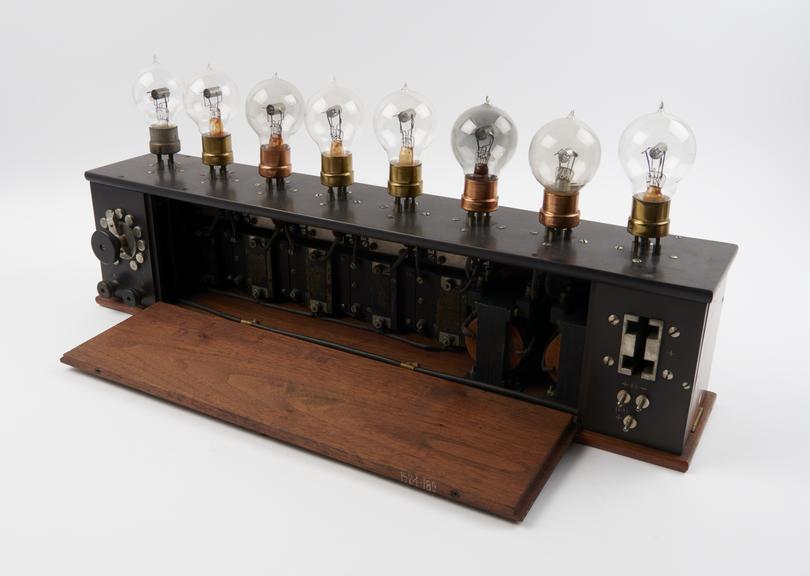 French 8-valve amplifier