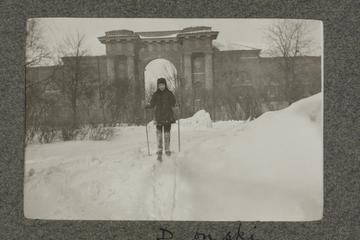 106 Moika; D. on Ski