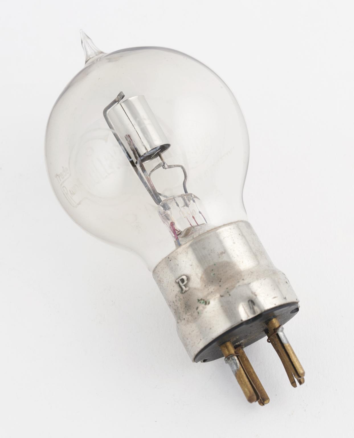 Mullard thermionic triode valve | Science Museum Group Collection