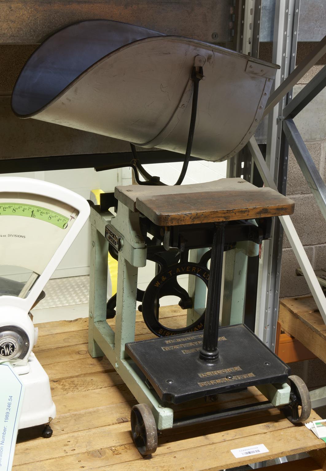 Cwt Machine 2-cwt deadweight weighing machine | Science Museum Group Collection