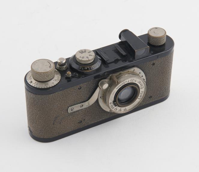 Leica 1 roll film camera in case made by Leitz | Science Museum