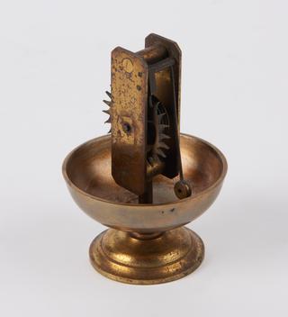 Bell of double rack type vacuum pump by a London workshop