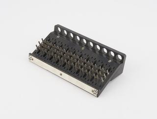One-sided exchange IDF strips connections (cable termination blocks)
