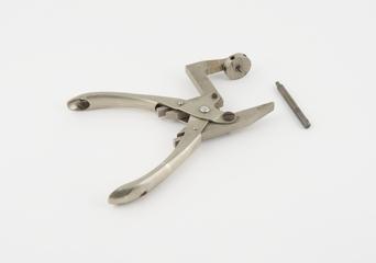 Selector 'bank splitting' pliers with capstan made by Maun Industries Ltd