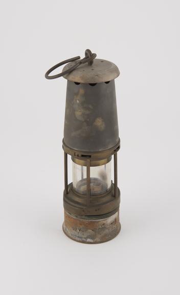 The Wolf Safety Lamp Co (Wm Ma