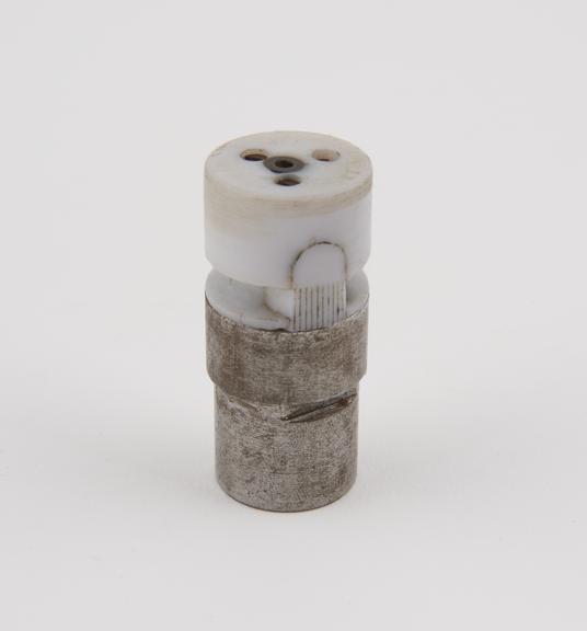 Solid PTFE spinner