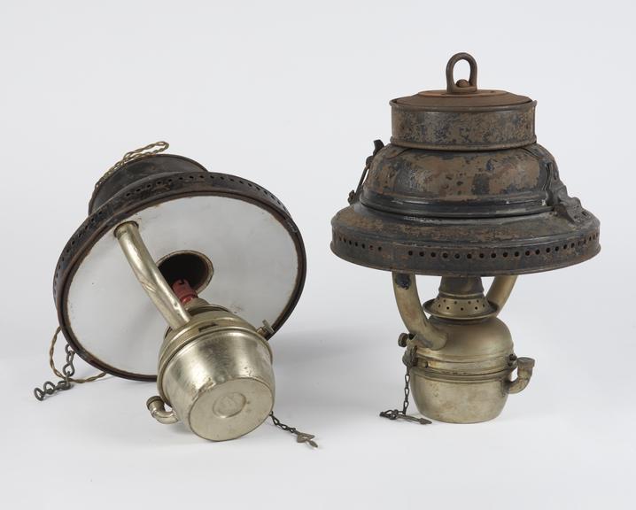 Oil lamp