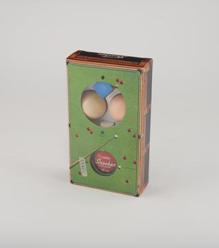 Cussons Snooker aftershave and soap gift set. Contains 2 snooker ball shaped soaps