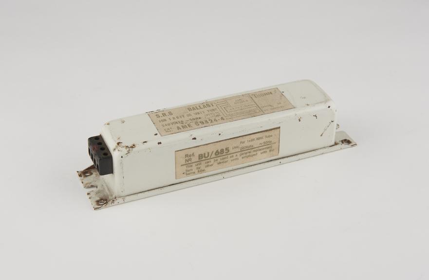 Ballast 240 Volts - 50 Hz  battery