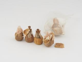 Five packets of Dolly washing tint in a biscuit shade