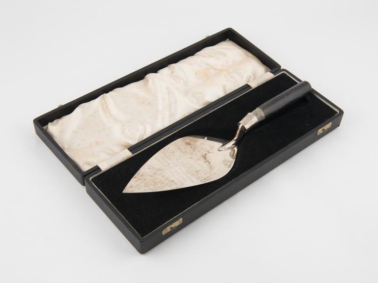 Commemorative trowel, Quicks