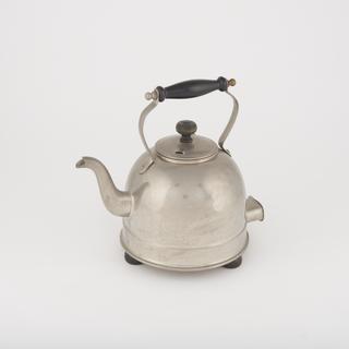 Electric kettle.
