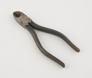 Pliers