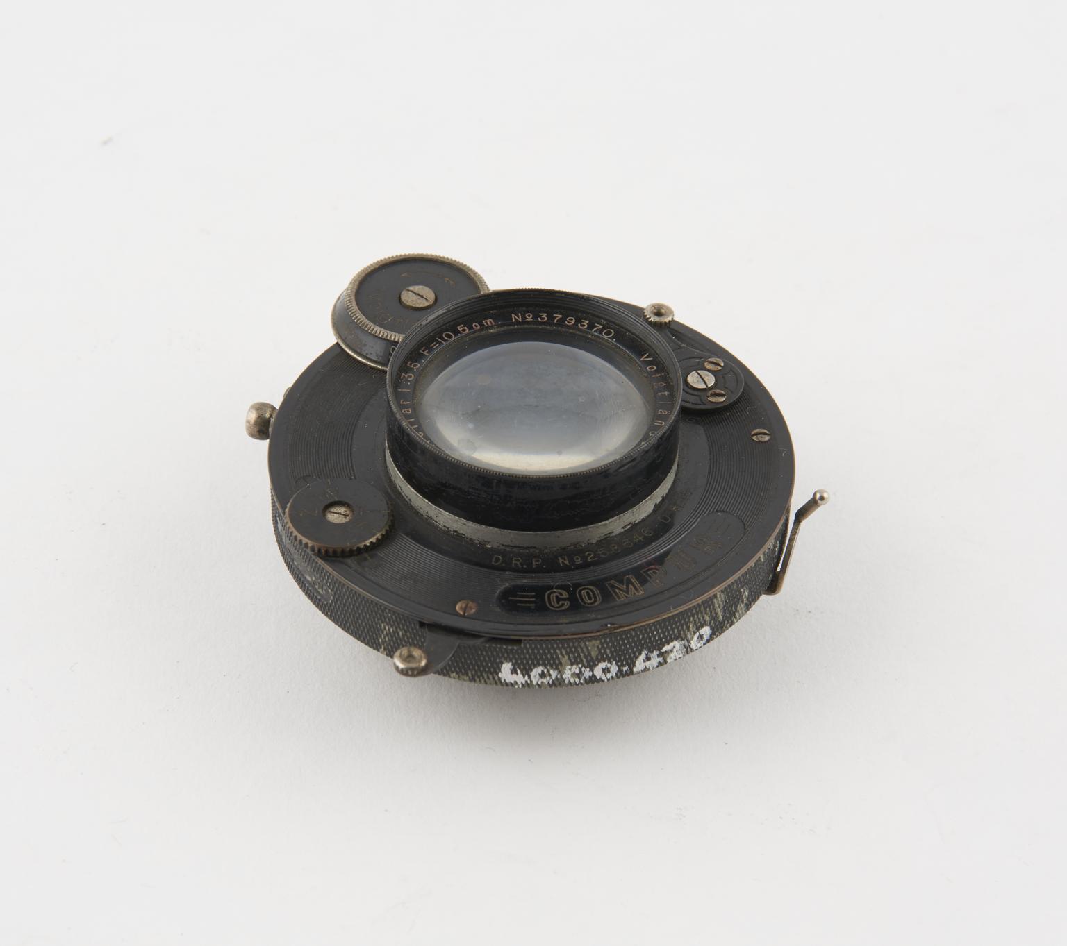 Compur Diaphragm Shutter | Science Museum Group Collection