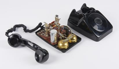 Telephone 706 CB