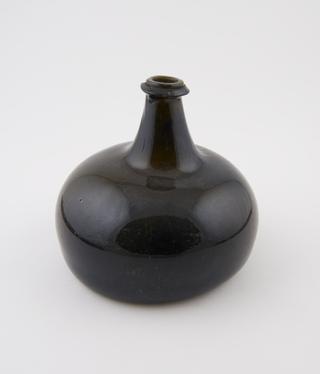 Serving bottle